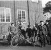 Gruppbild med cykelvagn 1955