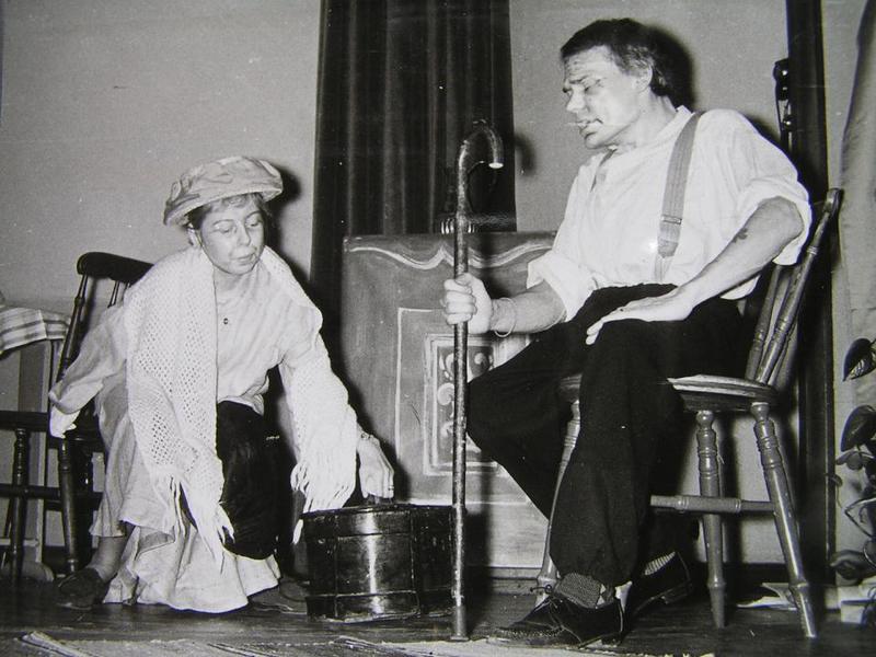 Biz och Lasse Gladh spelar teater.