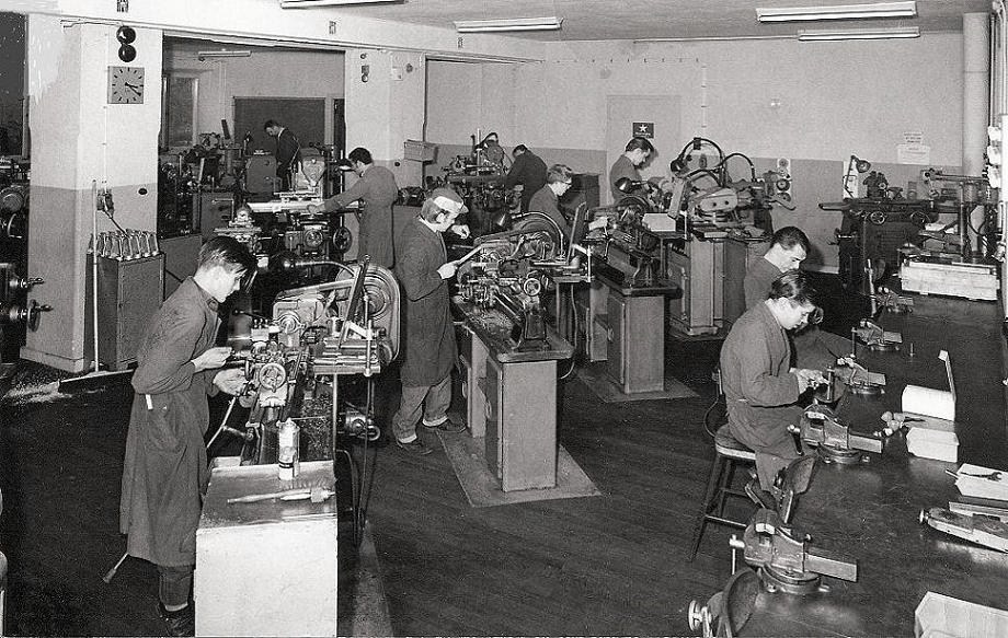 Vy över finmekaniska lokalen 1965.