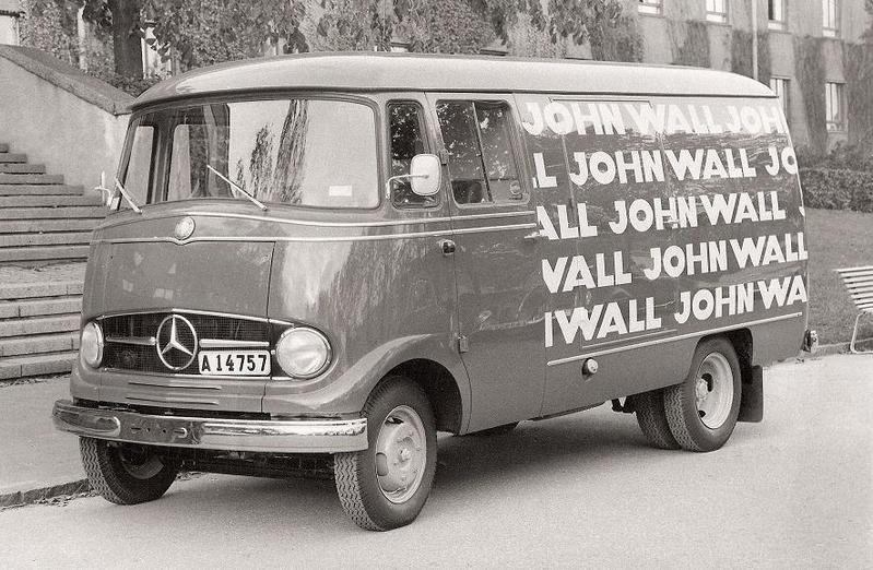 Lackad bil på billack.