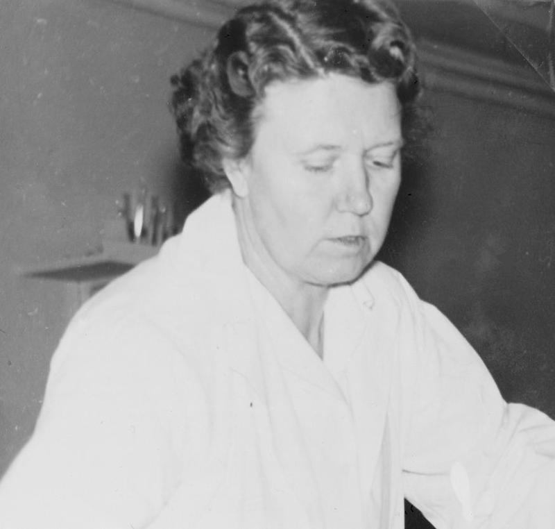 Ingrid Frisberg, Björnidets föreståndarinna.