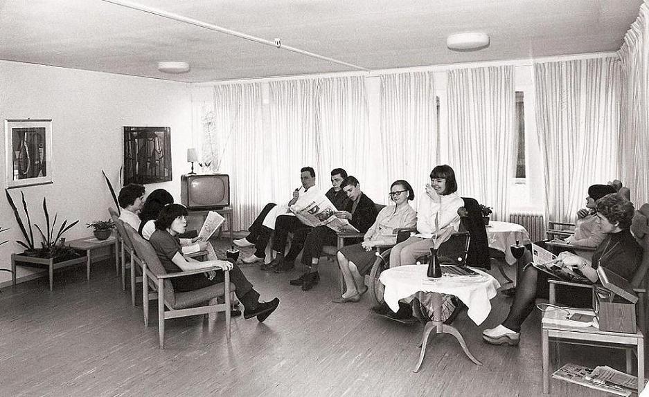 Samling i dagrummet på Tallbo 1966.